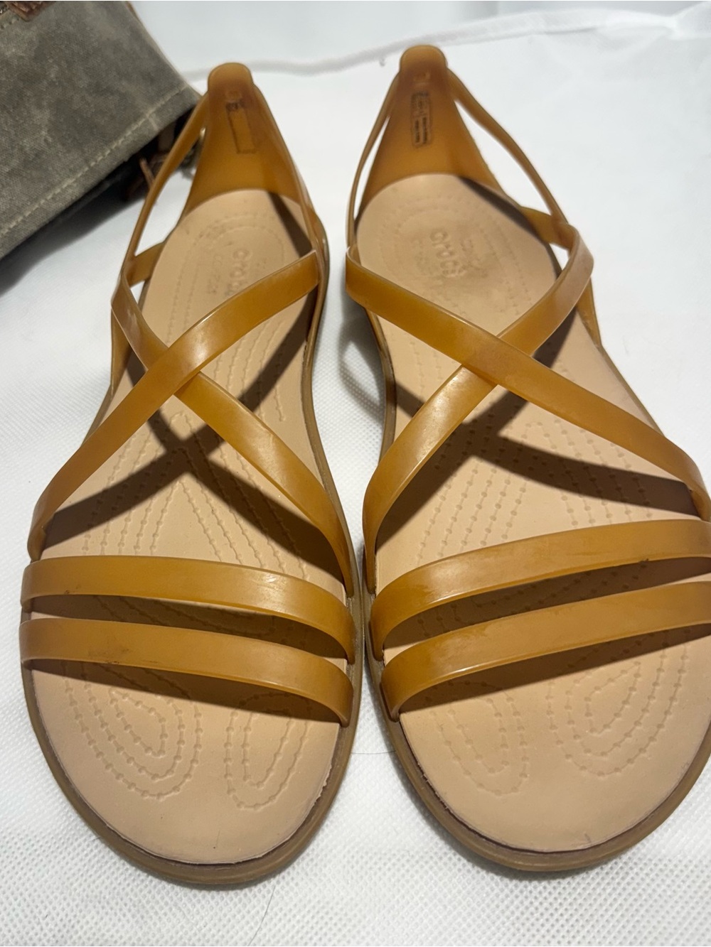 CROCS ISABELLA JELLY STRAPPY SANDALS Sz 9 CARAMEL GOLD COLOR